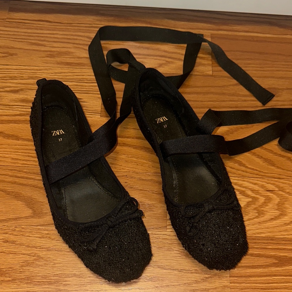 Zara Black Textured Lace-Up Ballet Flats